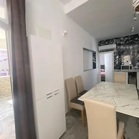 Dunja Apartment *